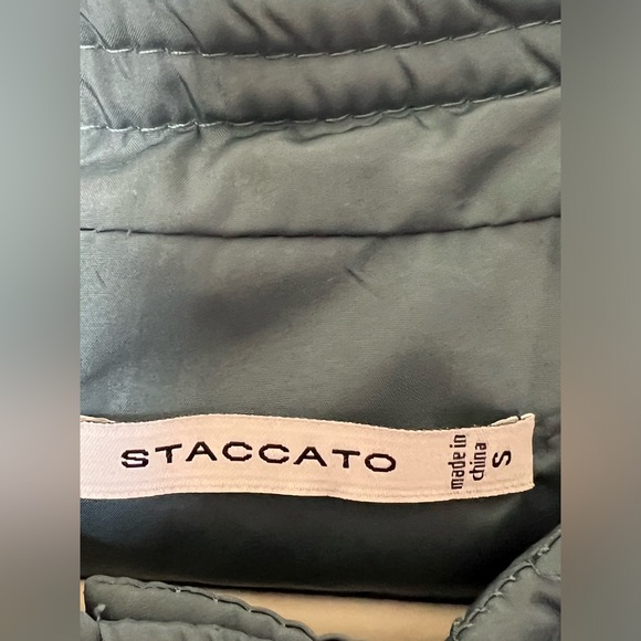 Quilted puffer vest - size small - Picture 4 of 5